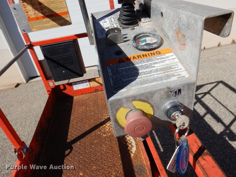 image for item MH9130 2004 Skyjack SJIII 3219  scissor lift