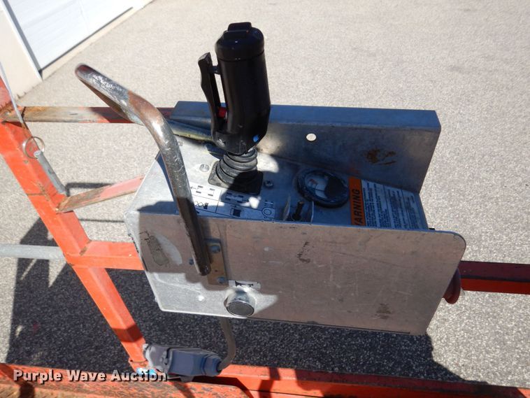 image for item MH9130 2004 Skyjack SJIII 3219  scissor lift