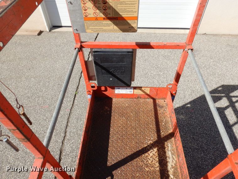 image for item MH9130 2004 Skyjack SJIII 3219  scissor lift