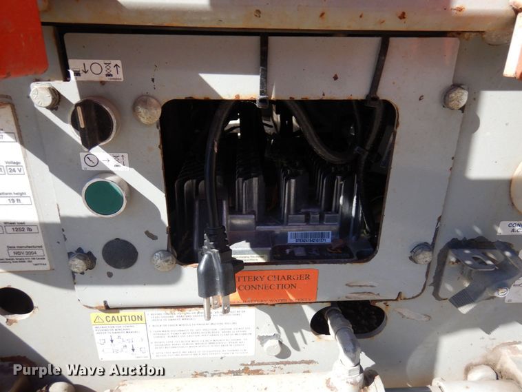 image for item MH9130 2004 Skyjack SJIII 3219  scissor lift