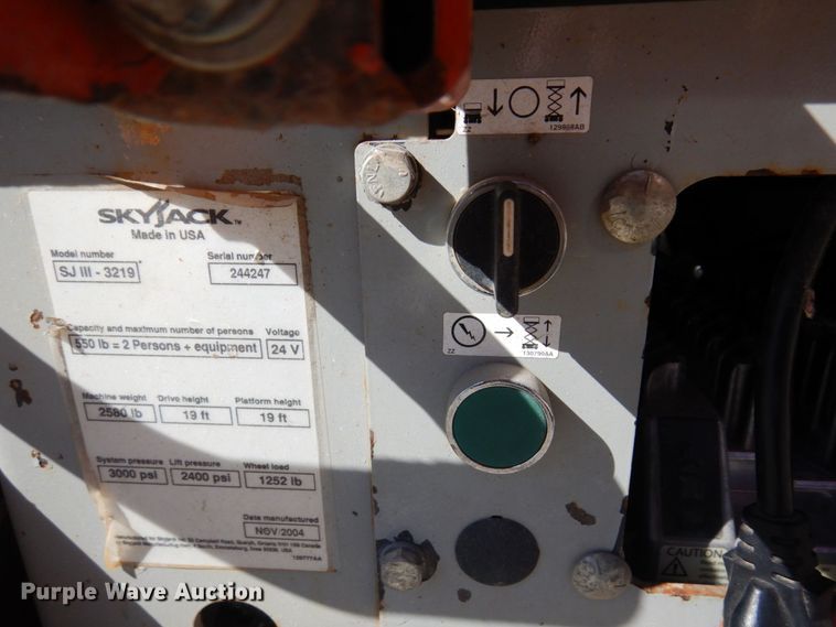 image for item MH9130 2004 Skyjack SJIII 3219  scissor lift