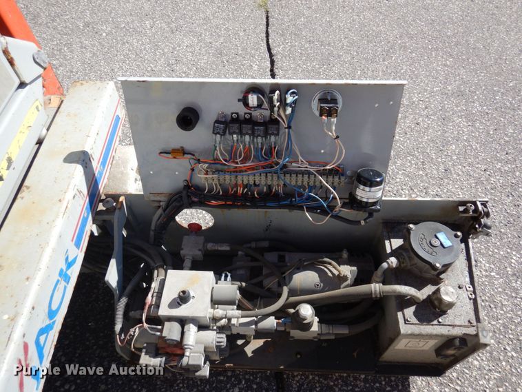 image for item MH9130 2004 Skyjack SJIII 3219  scissor lift