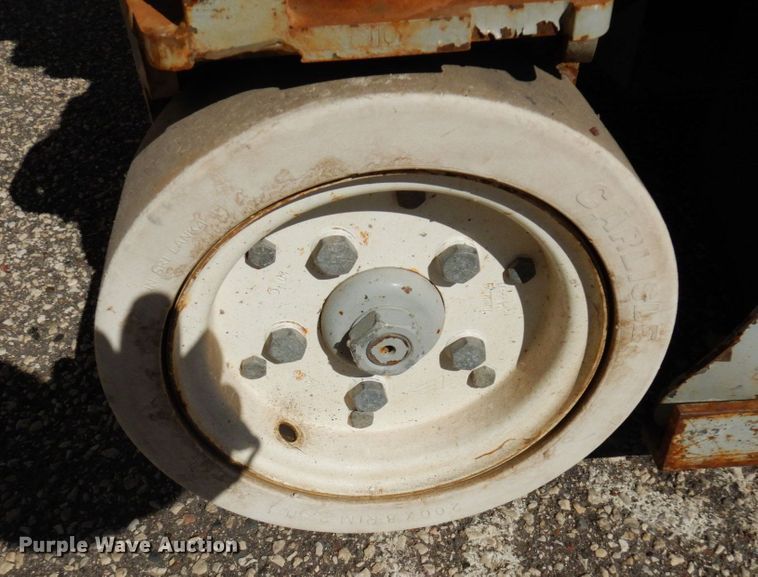 image for item MH9130 2004 Skyjack SJIII 3219  scissor lift