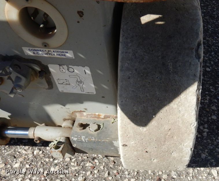 image for item MH9130 2004 Skyjack SJIII 3219  scissor lift