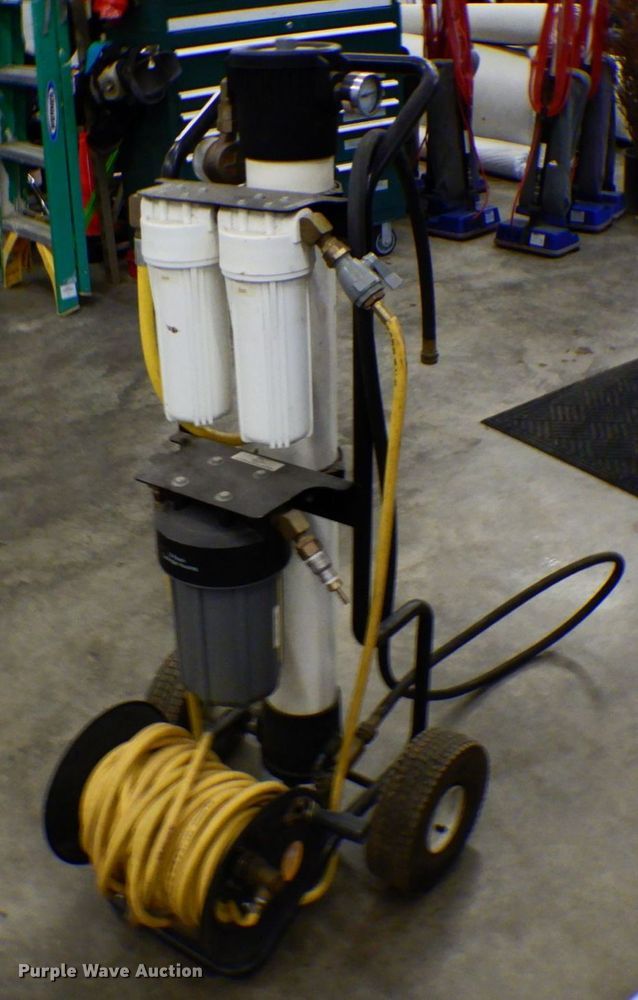 image for item MH9132 IPC Eagle  window cleaning system