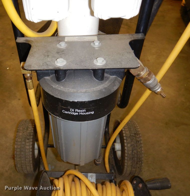 image for item MH9132 IPC Eagle  window cleaning system