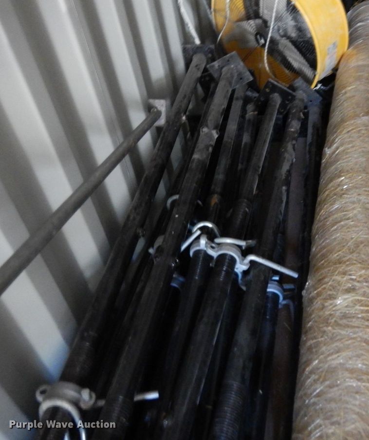 image for item MH9134 (23) shoring posts