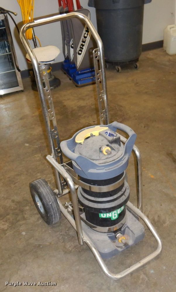 image for item MH9137 Unger Hydro Power  window cleaning unit