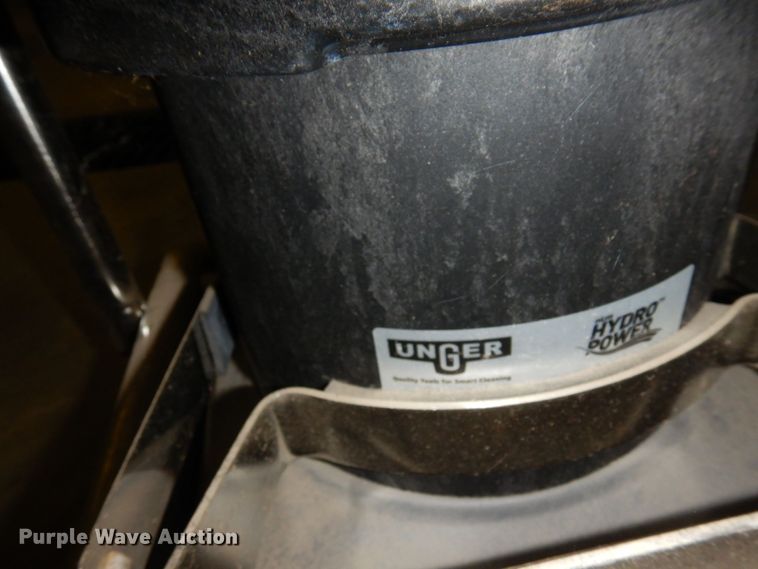 image for item MH9137 Unger Hydro Power  window cleaning unit