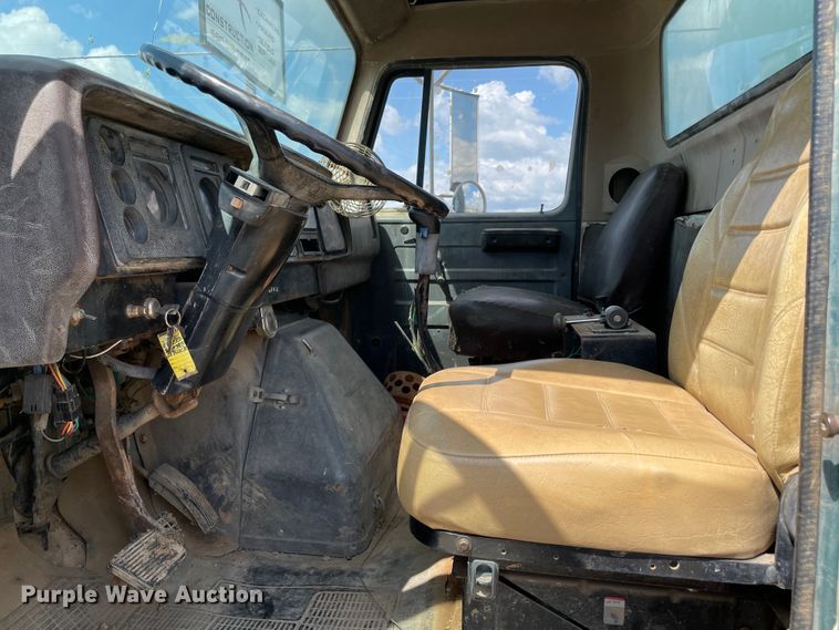 image for item MJ9156 1988 International F1954  water truck