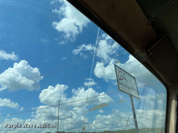 image for item MJ9156 1988 International F1954  water truck