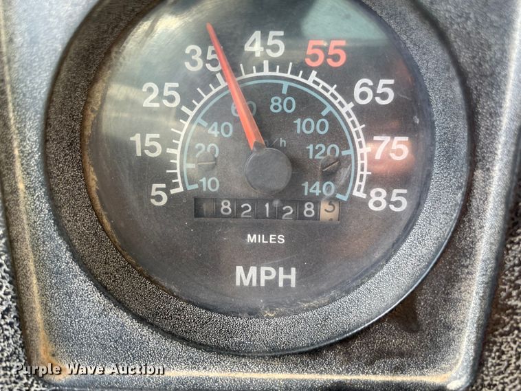 image for item MJ9156 1988 International F1954  water truck