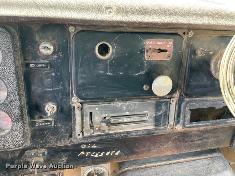 image for item MJ9156 1988 International F1954  water truck