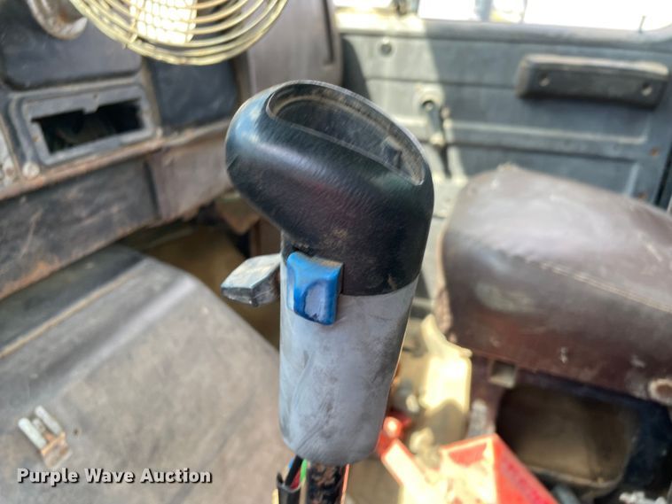 image for item MJ9156 1988 International F1954  water truck