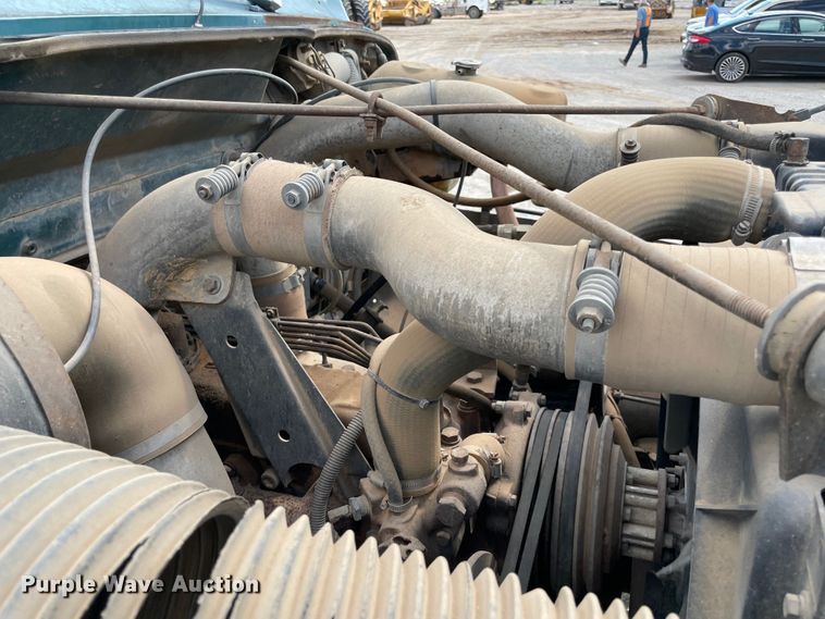 image for item MJ9156 1988 International F1954  water truck