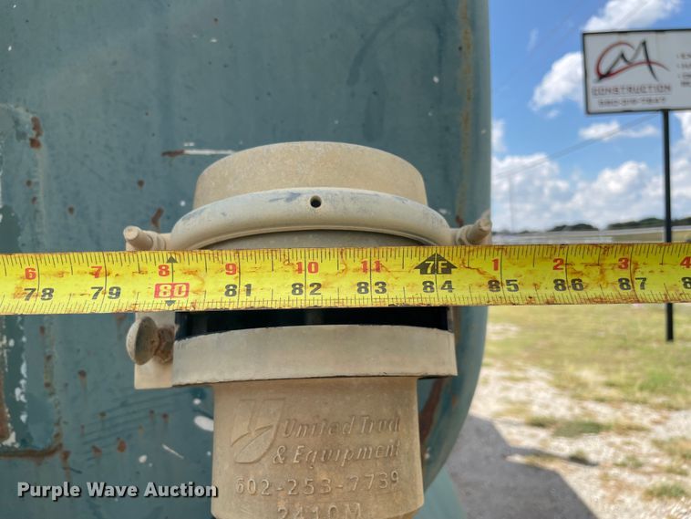 image for item MJ9156 1988 International F1954  water truck