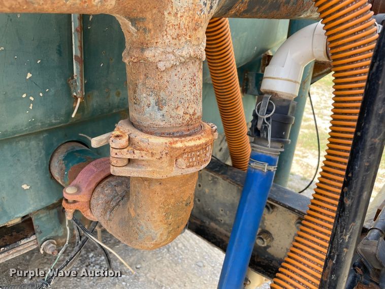 image for item MJ9156 1988 International F1954  water truck