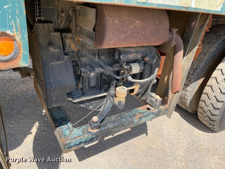 image for item MJ9156 1988 International F1954  water truck