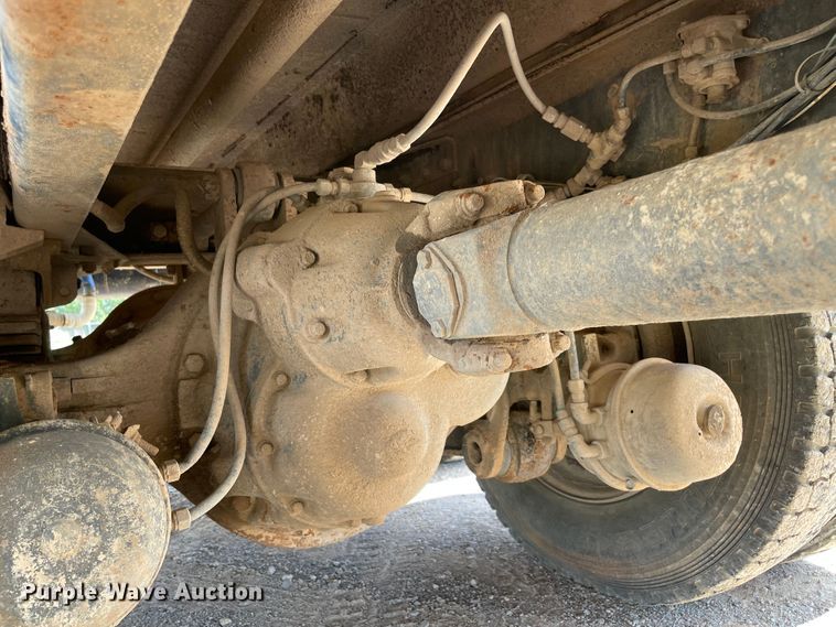 image for item MJ9156 1988 International F1954  water truck