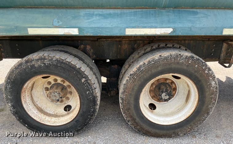 image for item MJ9156 1988 International F1954  water truck