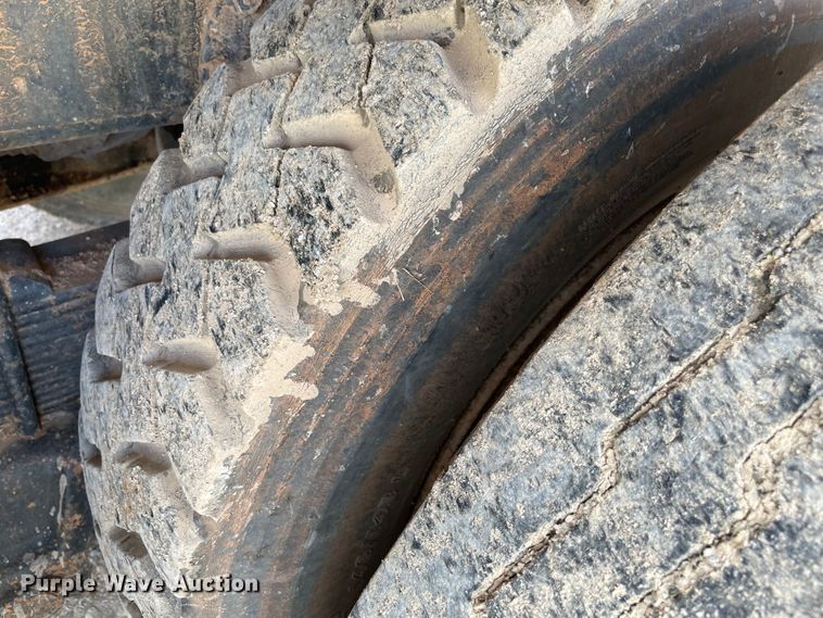 image for item MJ9156 1988 International F1954  water truck