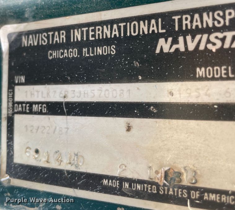 image for item MJ9156 1988 International F1954  water truck