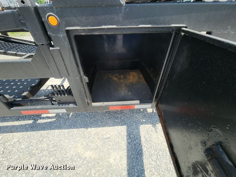 image for item MK9004 2013 Sun Country  car carrier