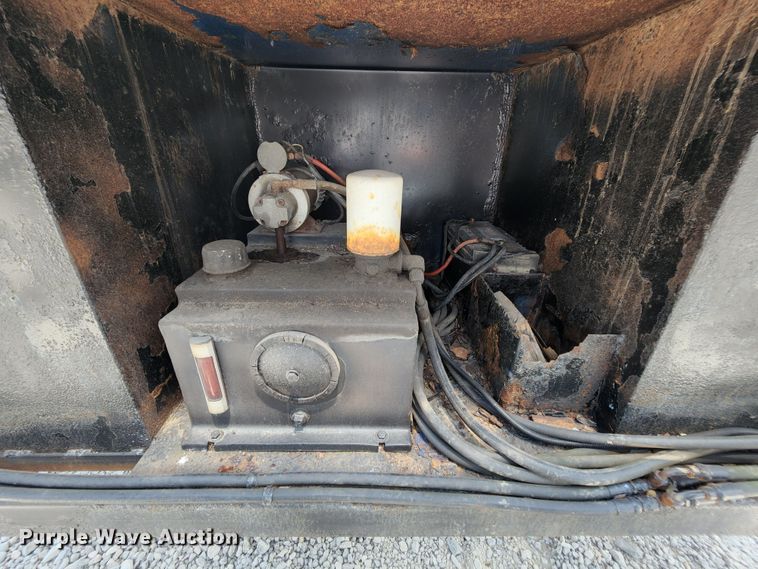 image for item MK9004 2013 Sun Country  car carrier