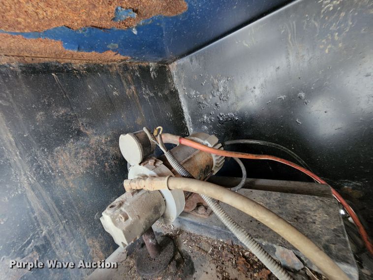 image for item MK9004 2013 Sun Country  car carrier