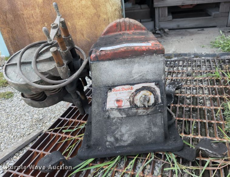 image for item MK9281 Red Devil  paint shaker