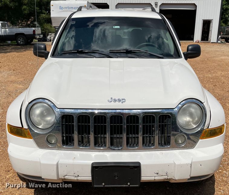 image for item MR9330 2007 Jeep Liberty Limited  SUV