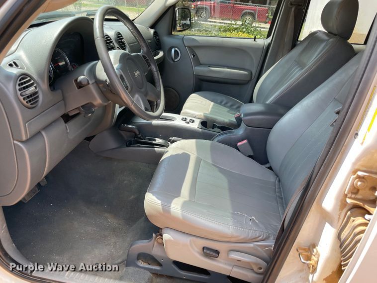 image for item MR9330 2007 Jeep Liberty Limited  SUV