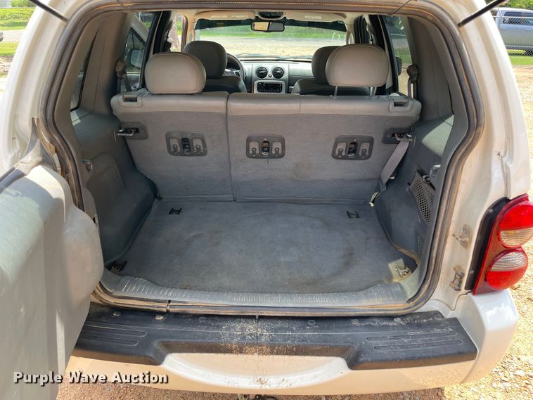 image for item MR9330 2007 Jeep Liberty Limited  SUV