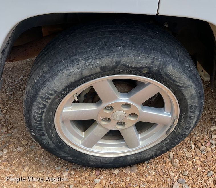 image for item MR9330 2007 Jeep Liberty Limited  SUV