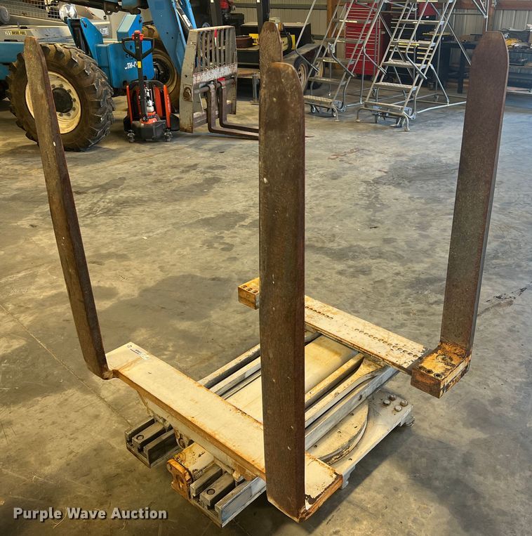 image for item MR9816 Cascade Turn-A-Load  clamp pallet handler