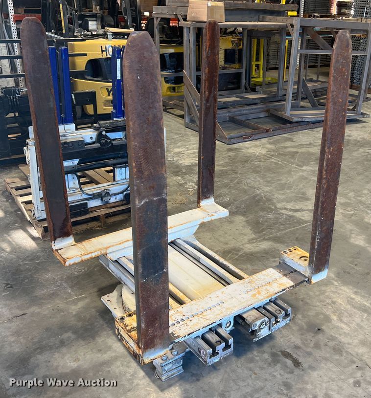 image for item MR9816 Cascade Turn-A-Load  clamp pallet handler