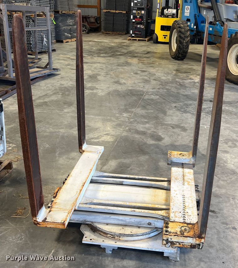 image for item MR9816 Cascade Turn-A-Load  clamp pallet handler