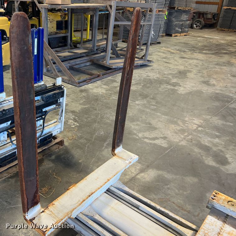 image for item MR9816 Cascade Turn-A-Load  clamp pallet handler