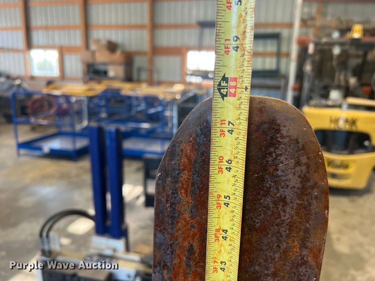 image for item MR9816 Cascade Turn-A-Load  clamp pallet handler