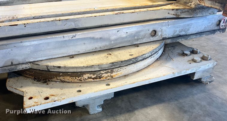 image for item MR9816 Cascade Turn-A-Load  clamp pallet handler