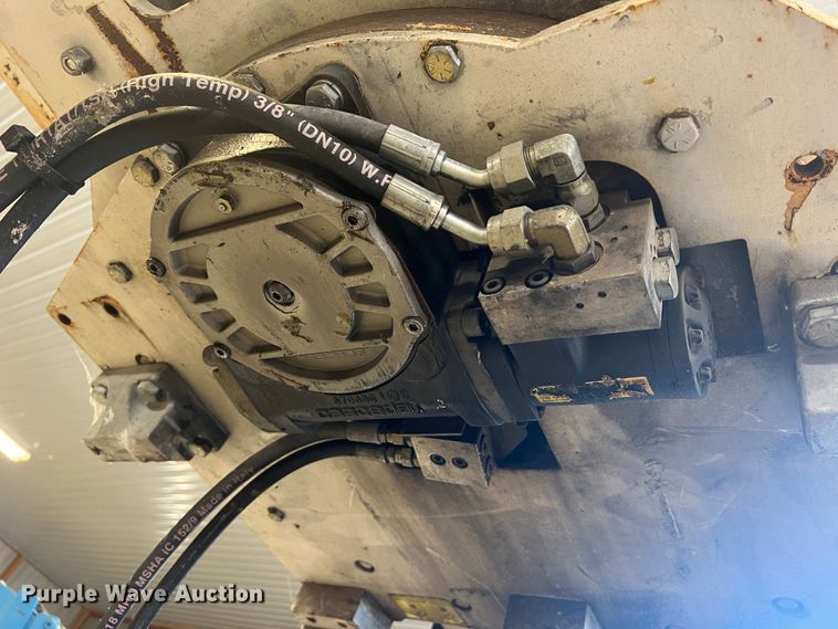 image for item MR9816 Cascade Turn-A-Load  clamp pallet handler