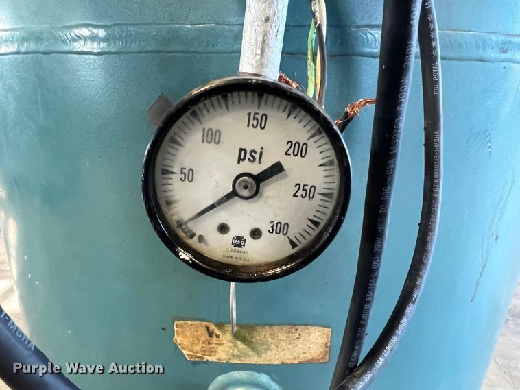 image for item MR9821 Curtis 10VT12-A3  air compressor