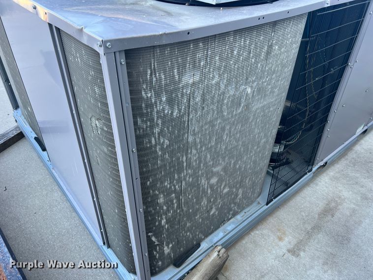 image for item MR9823 Carrier 48TCED24ABA5A0F0A0  AC unit