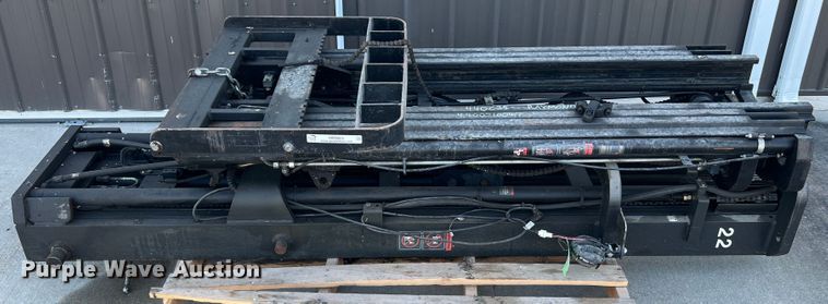 image for item MR9825 (2) Raymond forklift masts