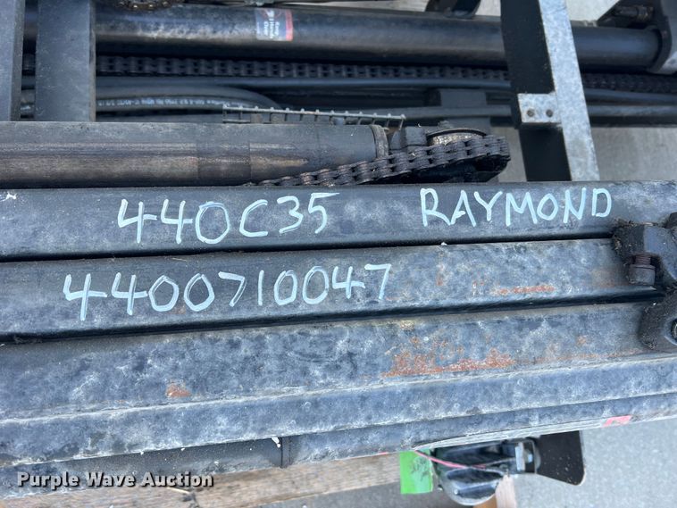 image for item MR9825 (2) Raymond forklift masts