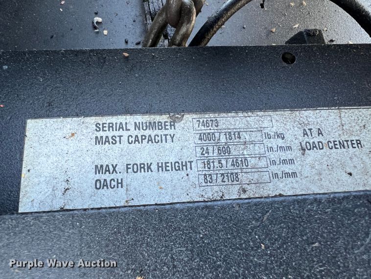 image for item MR9825 (2) Raymond forklift masts