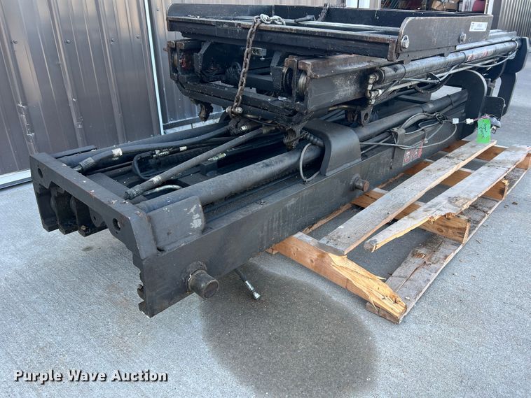 image for item MR9825 (2) Raymond forklift masts