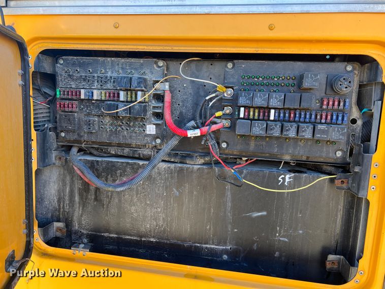 image for item MR9836 2005 Thomas Built  school bus