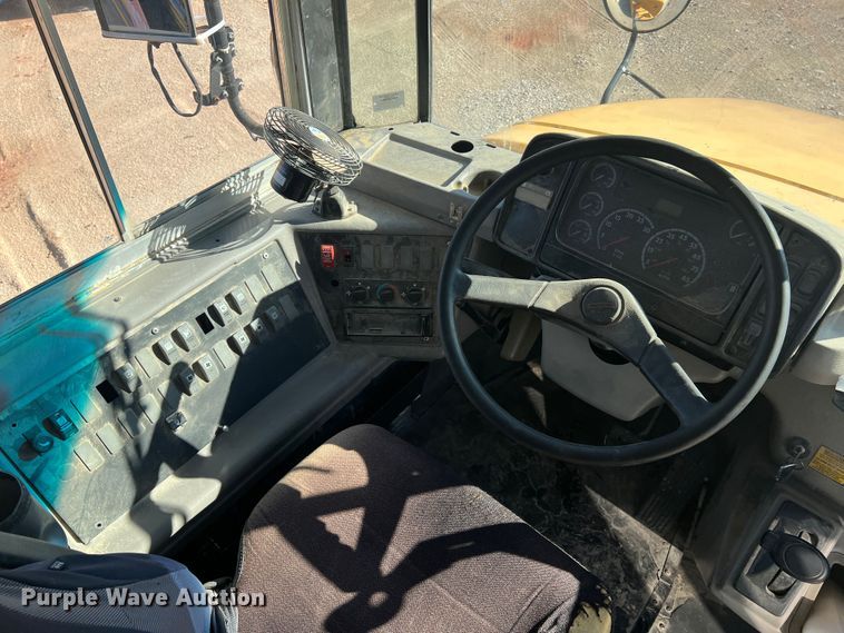 image for item MR9836 2005 Thomas Built  school bus