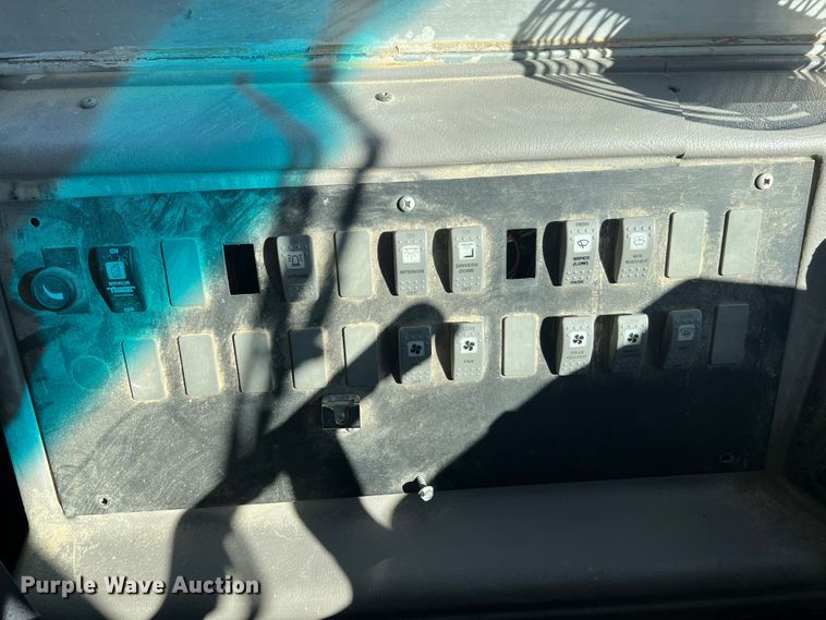 image for item MR9836 2005 Thomas Built  school bus